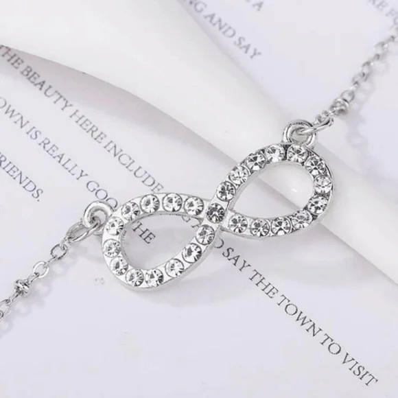 Women Decor Necklace - Picture 3 of 3